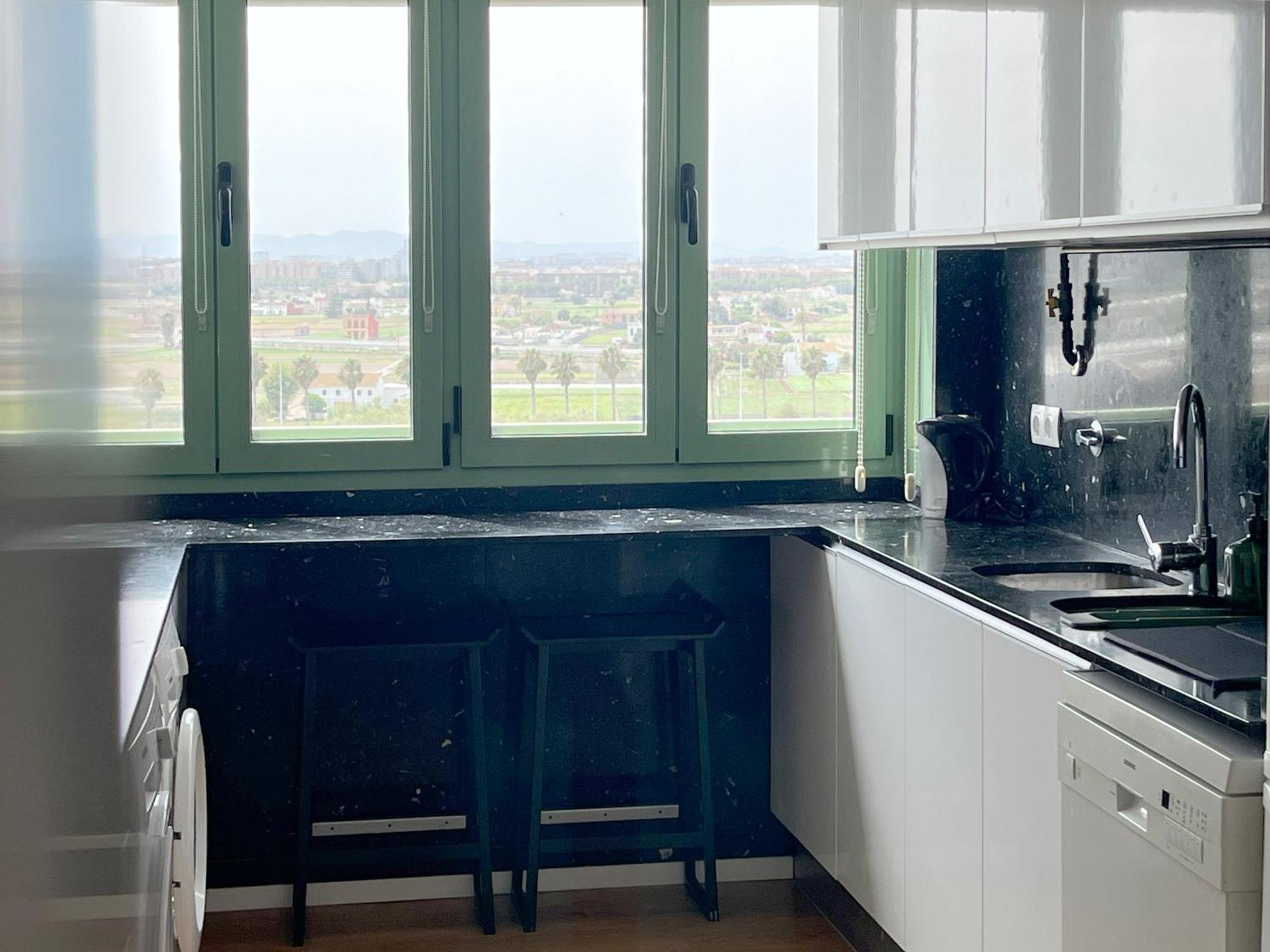Stylish Well-Connected Beachfront Flat Valence Extérieur photo